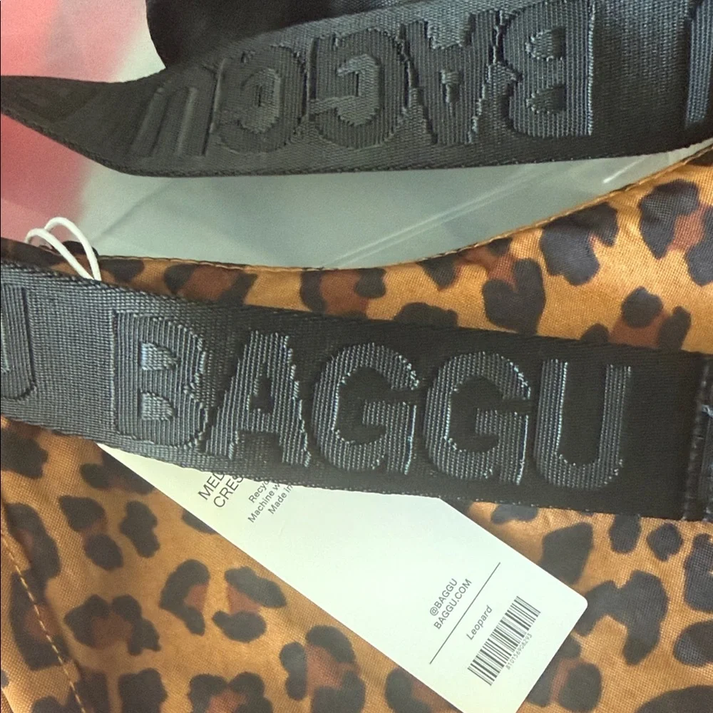 BAGGU Leopard Print  medium Shoulder Bag - Picture 3 of 3